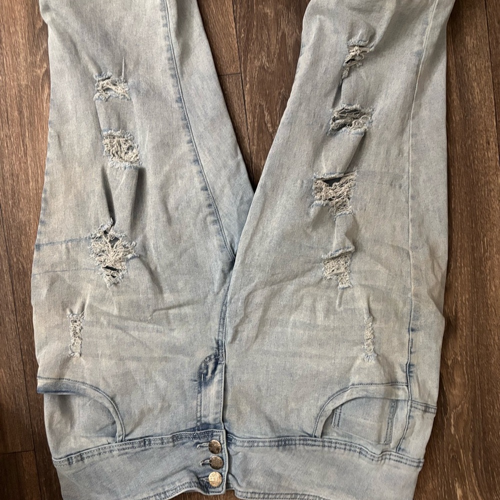 Hybrid Apparel Blue Distressed Ankle Cropped Jeans